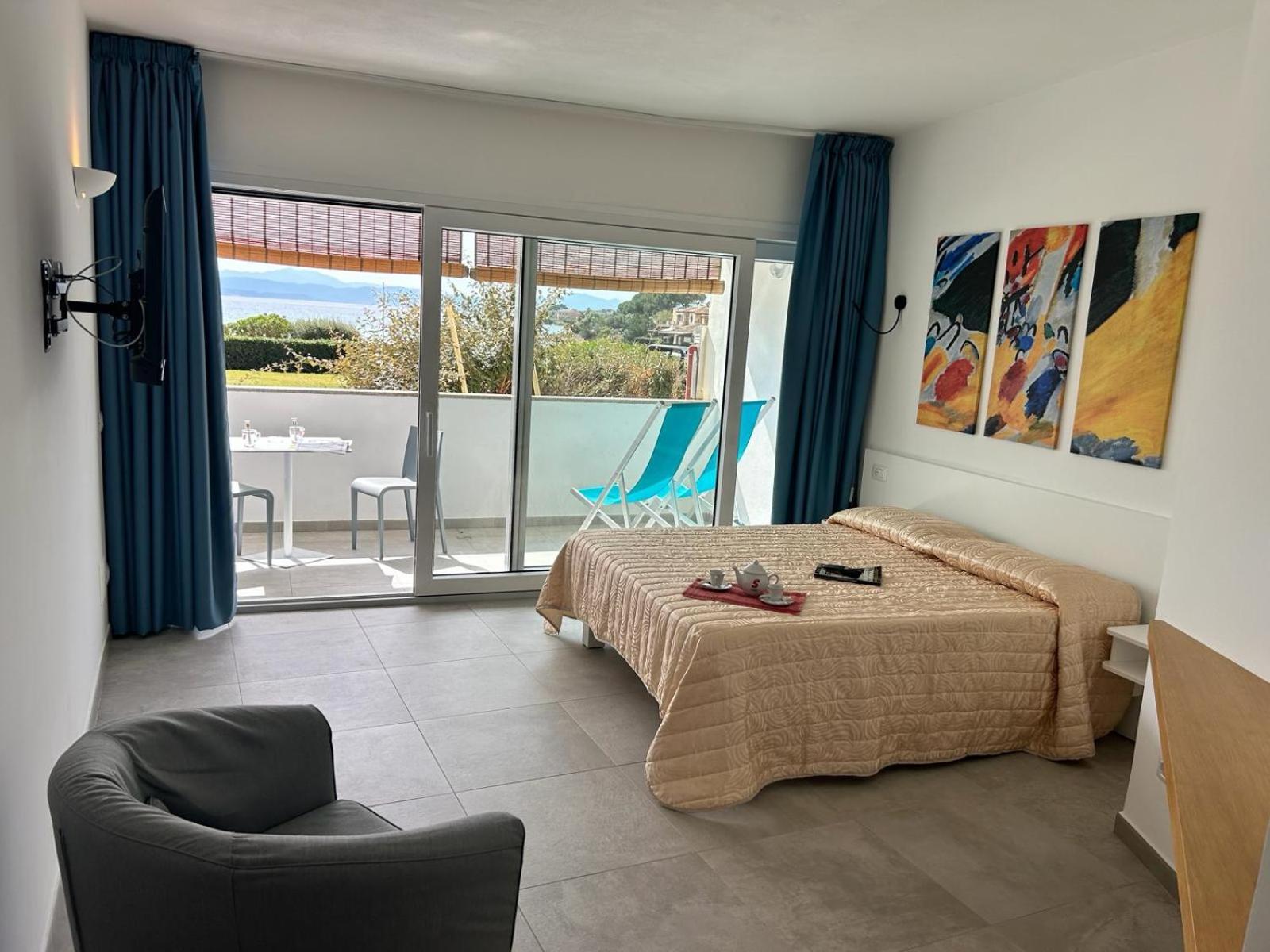 Rooms, Affittacamere Maksim Golfo Aranci Exterior foto