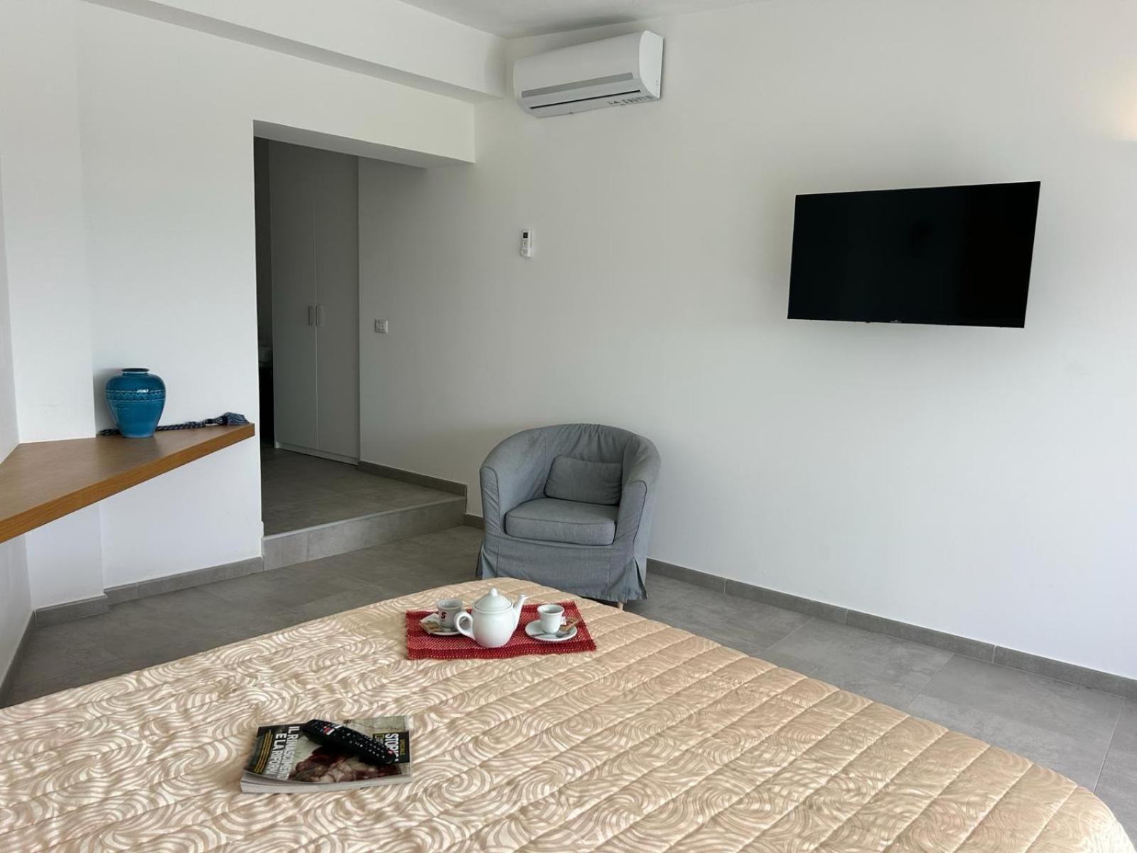 Rooms, Affittacamere Maksim Golfo Aranci Exterior foto