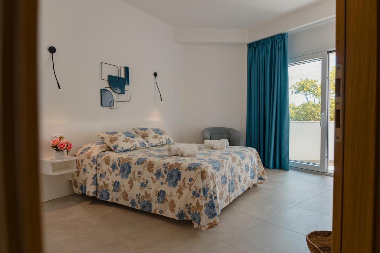 Rooms, Affittacamere Maksim Golfo Aranci Exterior foto