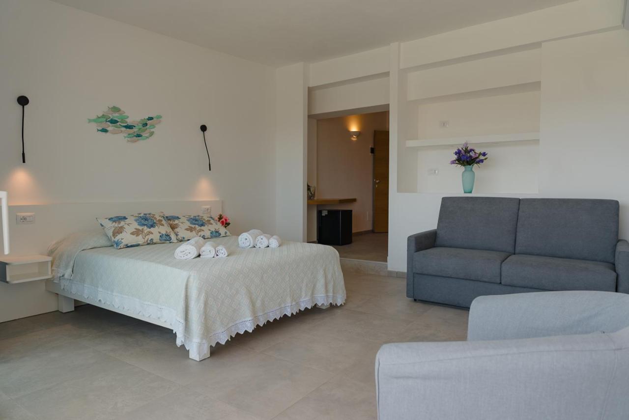 Rooms, Affittacamere Maksim Golfo Aranci Exterior foto